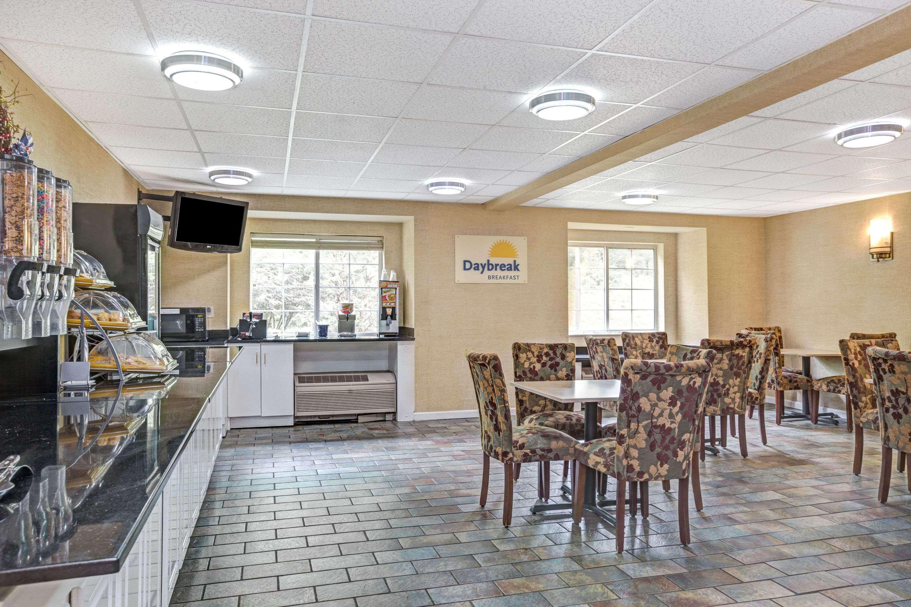 Days Inn By Wyndham Sturbridge Kültér fotó